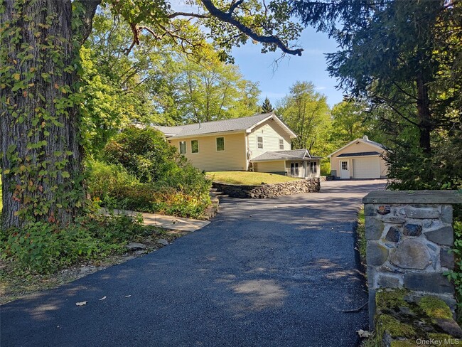 property at 102 Old Hopewell Rd
