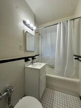75 Strathmore Rd, Unit 3 in Boston, MA - Foto de edificio - Building Photo