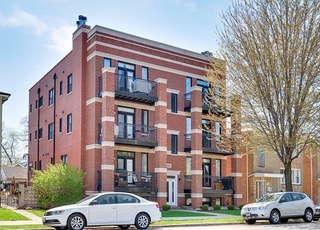 5691 W Higgins Ave, Unit 3W in Chicago, IL - Building Photo