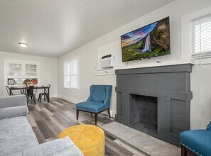 1121 E Hedges Ave in Fresno, CA - Building Photo - Building Photo