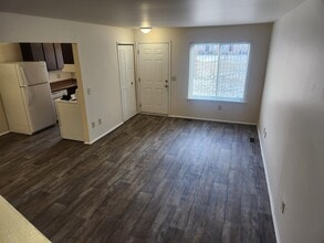 Heritage Glen Townhomes in Taylor, MI - Building Photo - Building Photo