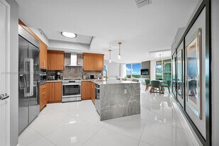 250 Sunny Isles Blvd in Sunny Isles Beach, FL - Building Photo