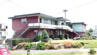 211 Valley St in Seattle, WA - Building Photo