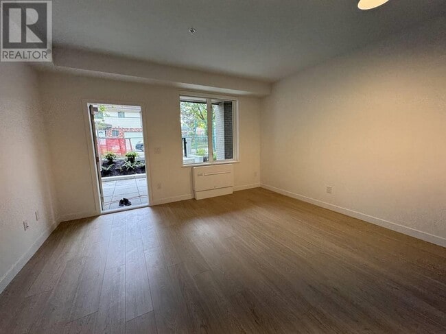 property at 2450-2450 Garden Dr