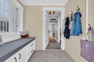 70 Washington Ave in Natick, MA - Building Photo - Building Photo