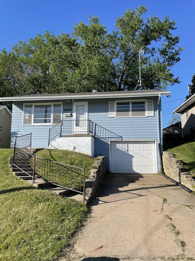 property at 2850 Indiana Ave