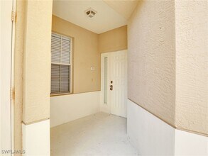 343 Dover Pl in Naples, FL - Building Photo - Building Photo