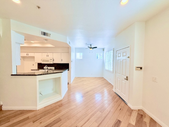 109 Santa Barbara Ct in Lake Forest, CA - Building Photo - Building Photo