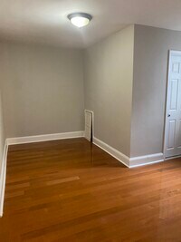 742 Carpenter St, Unit 3rd Floor photo'