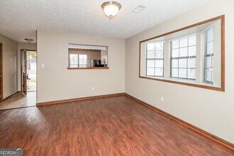 5297 Brentwood Rd in Atlanta, GA - Building Photo - Building Photo