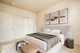 Essex House in Winnipeg, MB - Building Photo - Building Photo