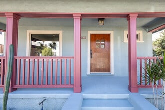 1616 Bridge St in Los Angeles, CA - Foto de edificio - Building Photo