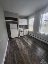 22-24-24 Brown St in Hartford, CT - Building Photo - Building Photo