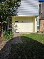 14324 Haymeadow Cir in Dallas, TX - Building Photo