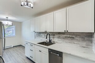 Hawthorne Court Apartments in Everett, WA - Building Photo