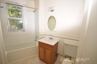 1633 Commonwealth Ave, Unit 11 in Boston, MA - Building Photo - Building Photo