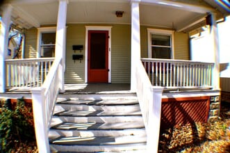 913 Illinois St in Lawrence, KS - Building Photo - Building Photo