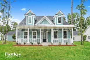 114 Pecan Dr in Summerville, SC - Building Photo