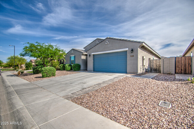 4403 Bush Bean Way in San Tan Valley, AZ - Foto de edificio - Building Photo