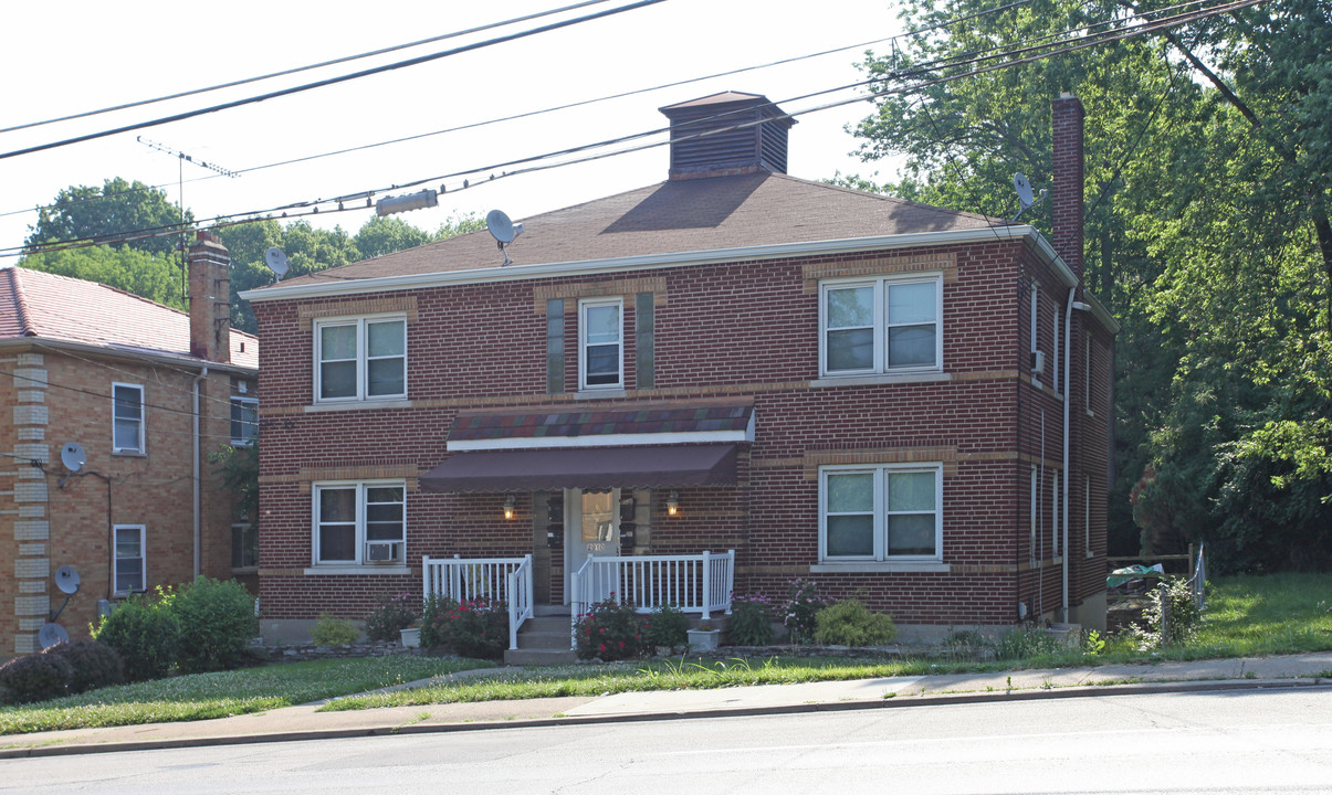 2910 Boudinot Ave in Cincinnati, OH - Foto de edificio