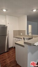 350 S Hobart Blvd in Los Angeles, CA - Building Photo - Building Photo