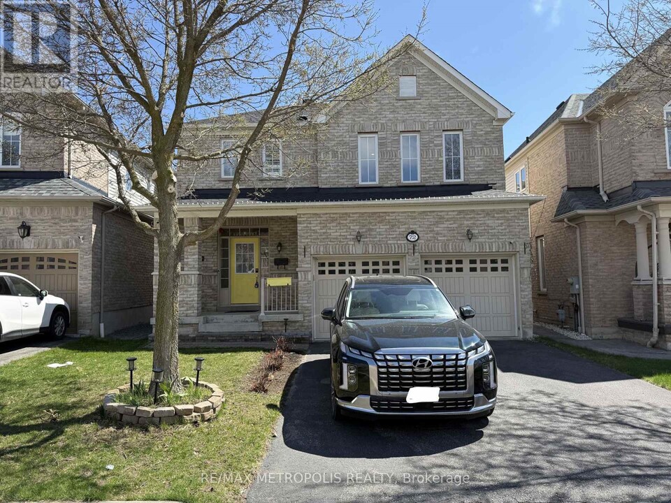 72 Loughlin Hill Crescent in Ajax, ON - Building Photo