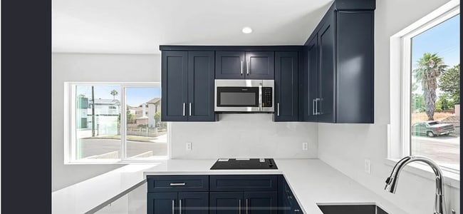 11060 Oneida Ave in San Fernando, CA - Building Photo - Building Photo