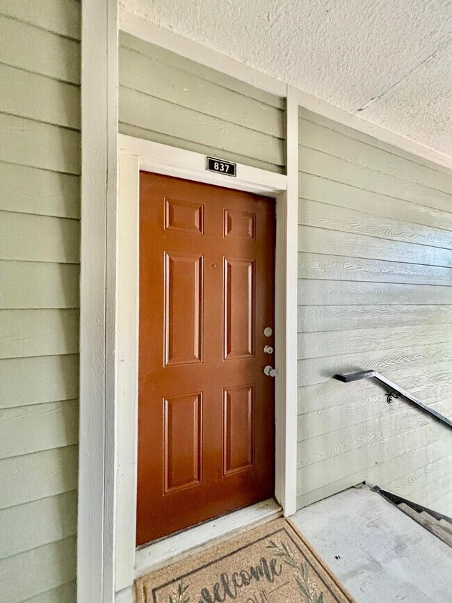 10440 Deerwood Rd in Houston, TX - Building Photo - Building Photo