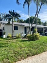 6890 Liberty St in Hollywood, FL - Building Photo