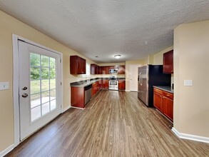 221 Millstone Dr in Hampton, GA - Building Photo - Building Photo
