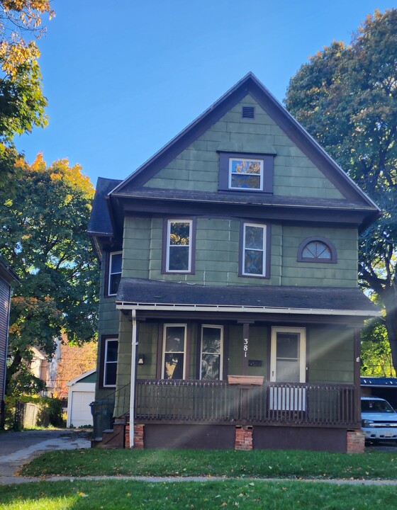 381 Glenwood Ave, Unit Upstairs in Rochester, NY - Building Photo