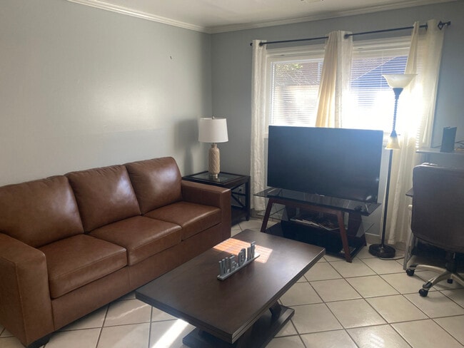 810 Clarendon St in Durham, NC - Foto de edificio - Building Photo