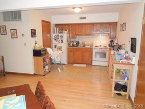949 State St-Unit -A in New Haven, CT - Foto de edificio - Building Photo