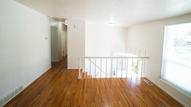 5558 S Somerset Way in Salt Lake City, UT - Building Photo - Building Photo