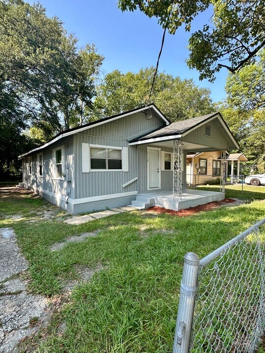1720 W 9th St in Jacksonville, FL - Building Photo