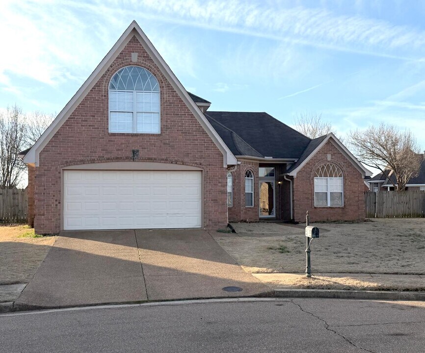 4476 S Kanita Cove in Memphis, TN - Building Photo