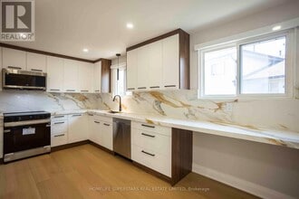 15 Shademaster Ct in Toronto, ON - Building Photo - Building Photo