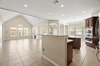 4713 La Escalona Dr in League City, TX - Building Photo - Building Photo