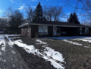 2320 Springfield Rd in East Peoria, IL - Building Photo - Building Photo