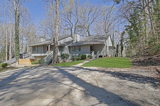 3689 Ashford Dunwoody Rd NE in Atlanta, GA - Building Photo - Building Photo