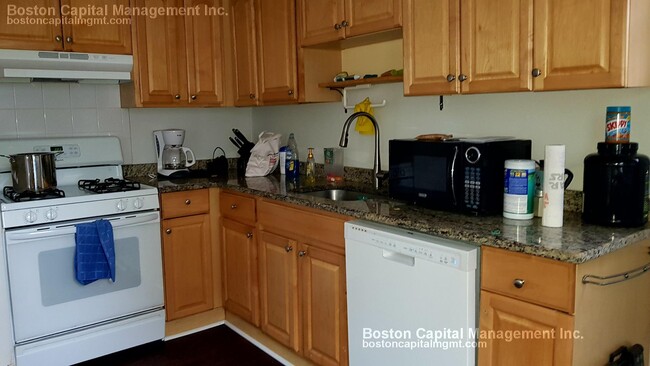 78 Linden St, Unit 3 in Boston, MA - Building Photo - Building Photo