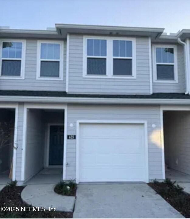 625 Holly Lks Dr in Orange Park, FL - Building Photo