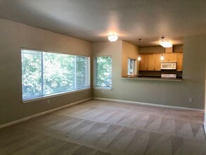 15000 Juanita Dr NE in Kenmore, WA - Building Photo - Building Photo