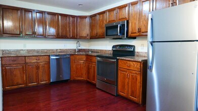 75 Fairfield Ave in Norwalk, CT - Building Photo - Building Photo