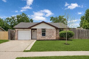 5411 Castlecreek Ln in Houston, TX - Building Photo