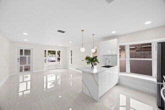 5664 Boynton Crescent in Boynton Beach, FL - Foto de edificio - Building Photo