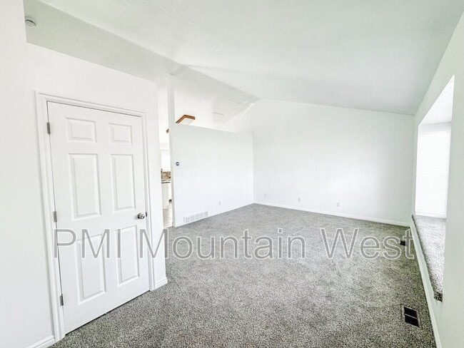 36 Orchard Ln in Grantsville, UT - Building Photo - Building Photo