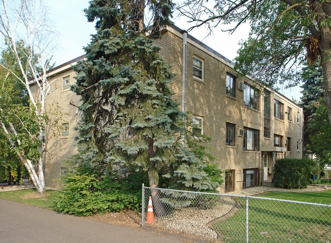 1335 White Bear Ave N in St. Paul, MN - Building Photo - Building Photo