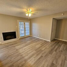 5750 Phoenix Dr in Dallas, TX - Building Photo - Building Photo