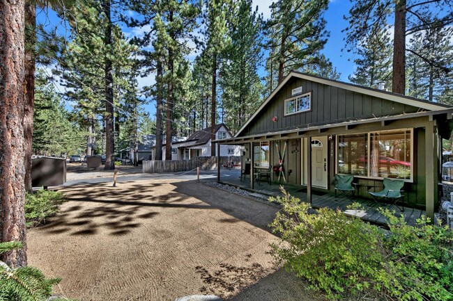 1139 Craig Ave in South Lake Tahoe, CA - Building Photo - Building Photo